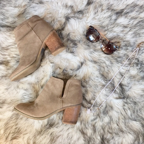 DOLCE VITA | Cow Suede Booties - Picture 2 of 6